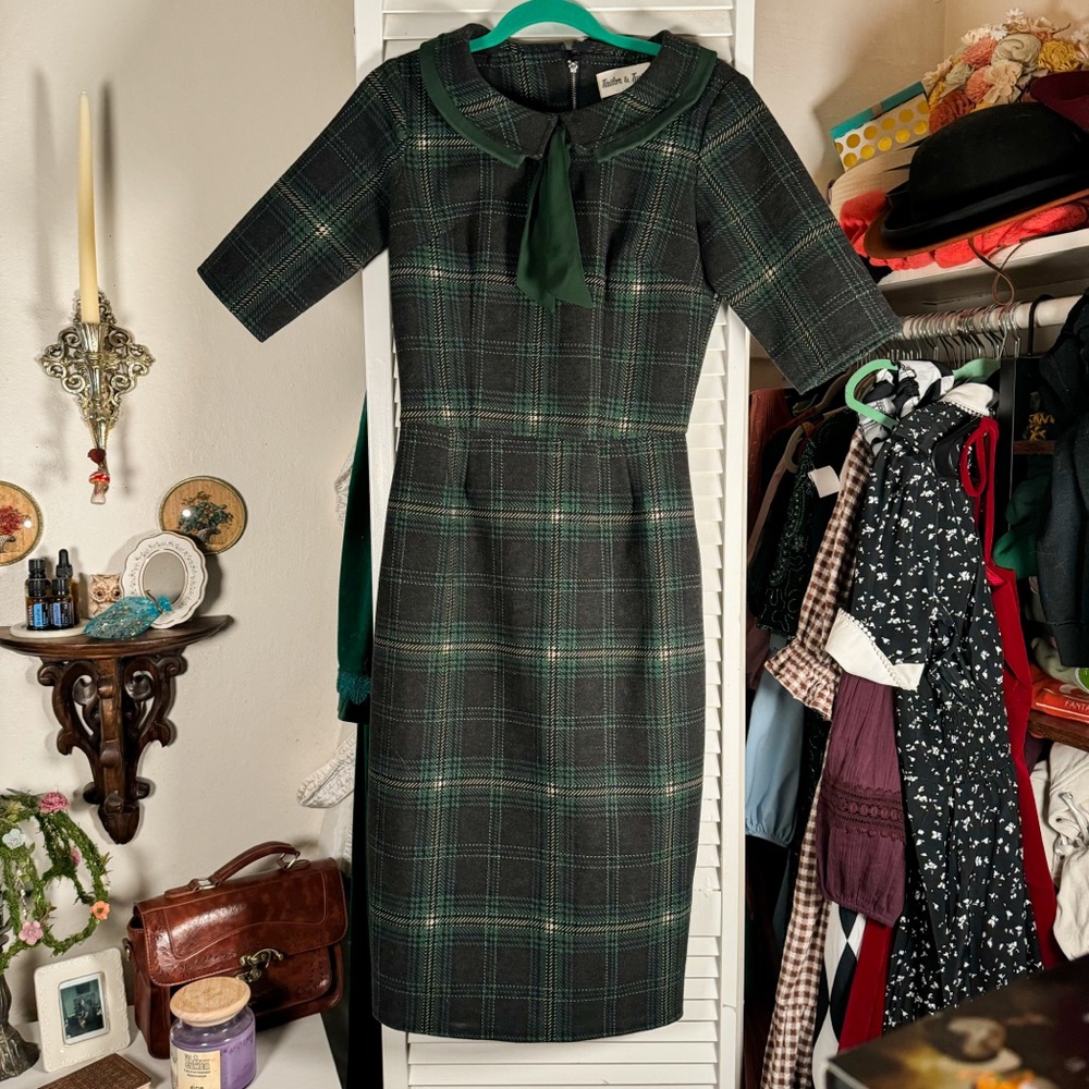 Tailor & Twirl Retro Green Plaid Wiggle Dress